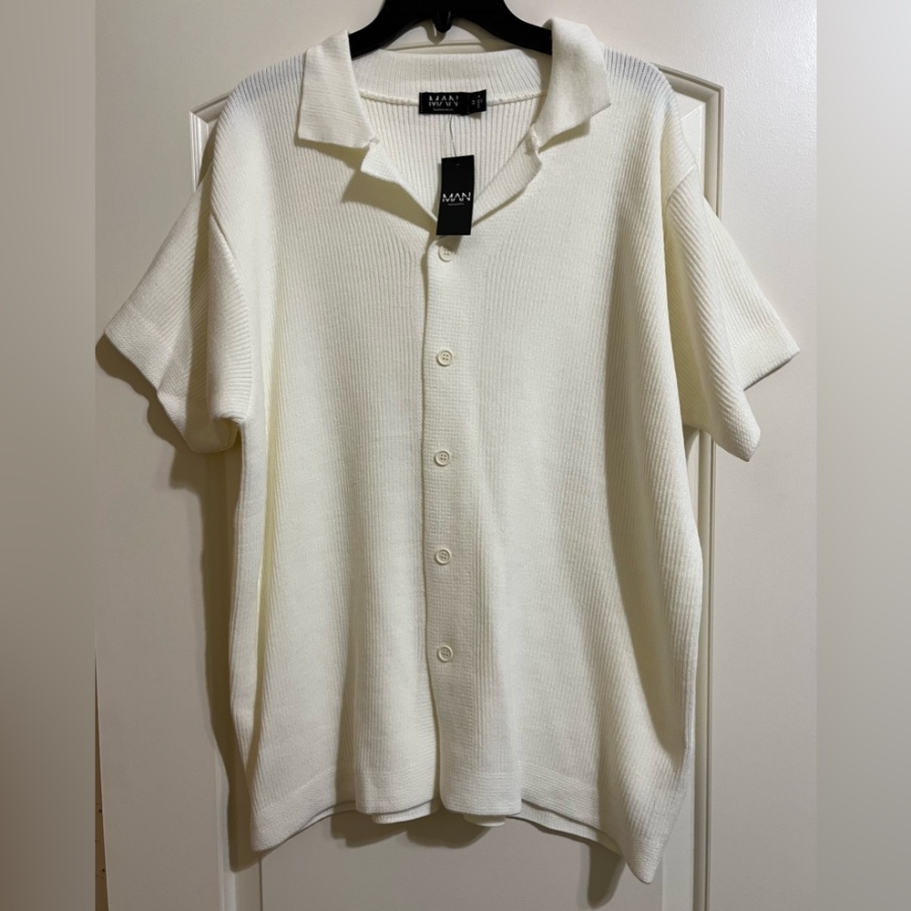 NWT BoohooMan Men’s Collared V-Neck Knit Ribbed Button Up Sweater Medium
